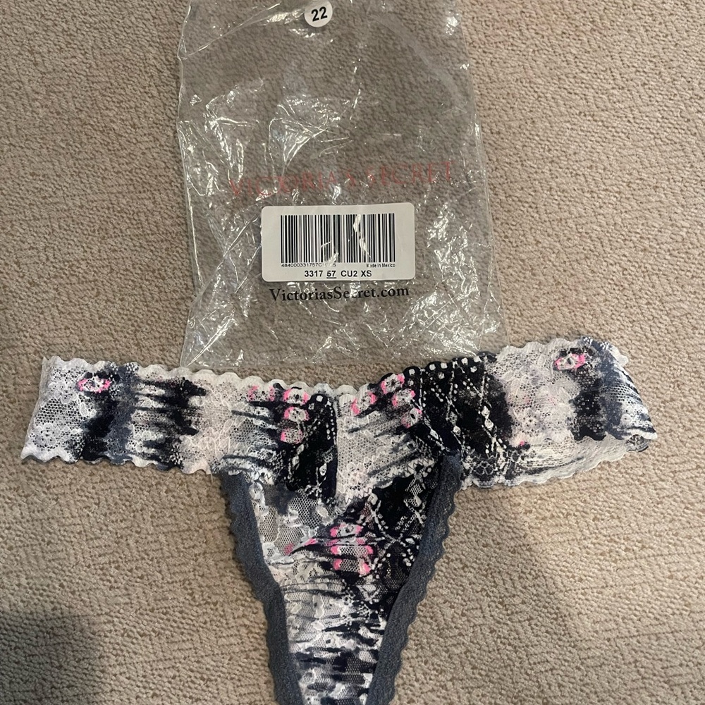 Victoria's Secret Black and Pink Underwear Accessory